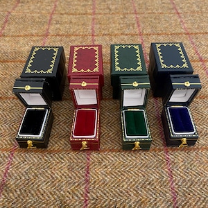 Boîte à bagues de style vintage pour un mariage ou une bague de fiançailles. Petite boîte à bijoux de style victorien. Boîte à bijoux originale pour bague