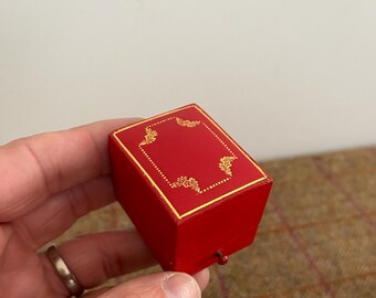 Stunning Cartier Vintage Ring Box. Small Red Leather Vintage Jewellery Box. Vintage Jewelry box