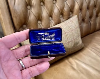 Antique Jewelry Box. Vintage Jewellery Box. Antique Brooch Box