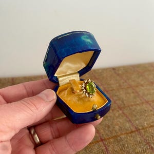 Unusual Vintage Ring Box. Vintage Jewelry box. Antique Ring Box