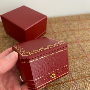 Beautiful Luxury Ring Box. Jewellery Box - Ideal for a Wedding Ring or ...