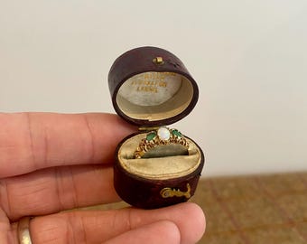 小型のビクトリアンレザーリングボックス。ヴィンテージジュエリーボックス。リーズジュエラーズ