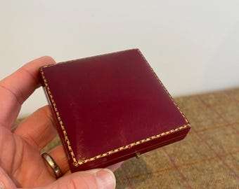 Wonderful Antique Leather Jewelry Box. Vintage Jewellery Box. Antique Brooch Box. Vintage Jewellers Case