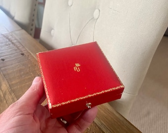 Wonderful vintage Jewelry Box. Vintage Jewellery Box. Knightsbridge Jewellers