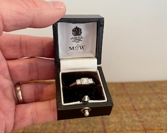 Quality Leather Ring Box. Luxury Leather Jewellery Box. Mappin & Webb Jewellers by Appointment to Royalty