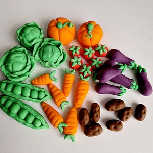 30 Edible vegetables cake/cupcakes toppers,handmade fondant party decoration