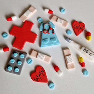 20 Edible doctor/nurse/medical/hospital cake/cupcakes toppers,handmade decoration