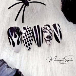 24 Pcs Funky Black Halloween Press on Nails/Festive Nails/Stick on Nails/False Nails/Glue on Nails/Full Cover/Orange - Gift For Her