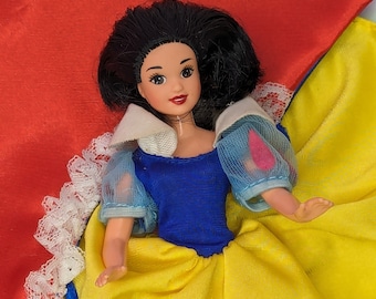 Disney Snow White Dancing Princess Collection Doll 1996 Mattel