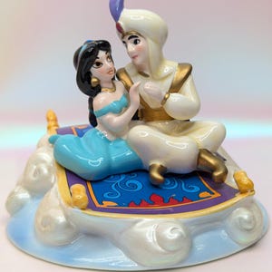 Disney Aladdin & Jasmine Schmid Music Box Magic Carpet Ride Plays Disney Aladdin & Jasmine Schmid Music Box Magic Carpet Ride Plays