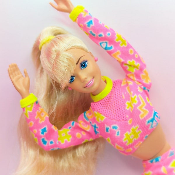 Workin' Out Barbie Doll 1996 Mattel #17317 Neon Pink Work out Gym outfit Blonde Vintage 90s collectible Barbie Doll toy
