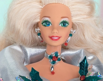 Happy Holidays Barbie 1995 Special Edition Mattel #14123 Christmas Green & Silver Dress Blonde Vintage 90s collectible Doll toys