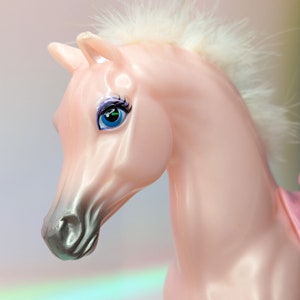 Barbie Fantasy Tales The Nutcracker Marzipan Horse 2003 Mattel Princess Pink horse Feather tail & Saddle Vintage Barbie Horse collectible