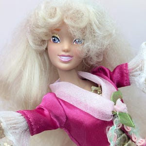 Sleeping Beauty Aurora Masquerade Ball gown Doll Disney Store Exclusive Vintage 2000s collectible Disney Princess Dolls toys