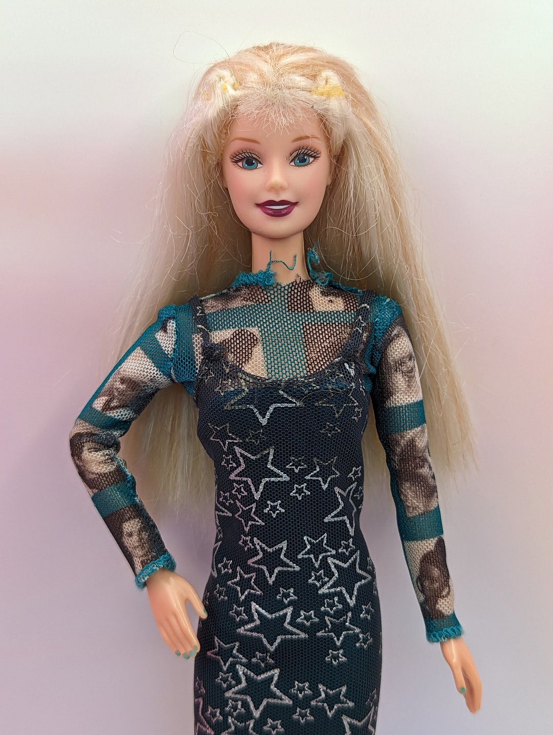 Hollywood Nails Barbie Doll 1999 Mattel 17857 Amazing Nails Blonde