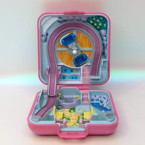 Polly Pocket Polly World Pink Square Compact Bluebird Toys 1989 No figures incomplete Vintage 90s Miniatures mini dollhouse original