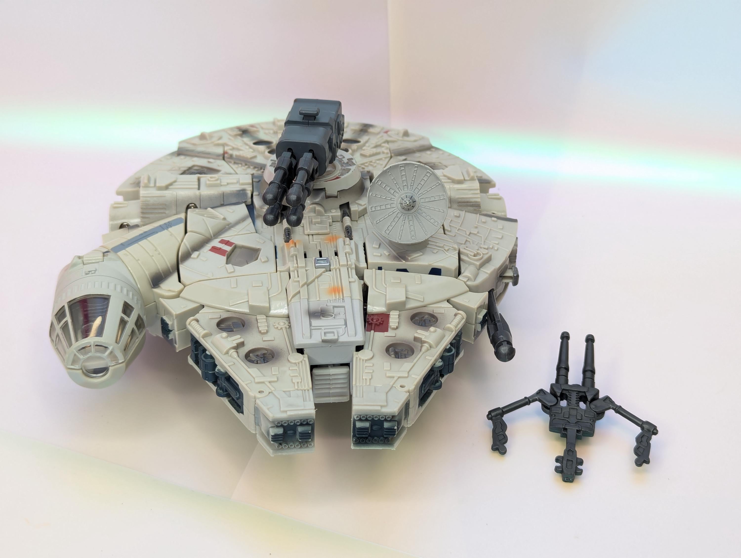 Star Wars Transformers Millennium Falcon Han Solo & Chewbacca