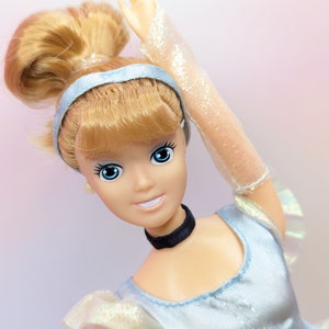 Cinderella Classic Doll Collection 1997 Disney Park Exclusive Disney Princess iridescent Dress Vintage 90s collectible Barbie Doll toys