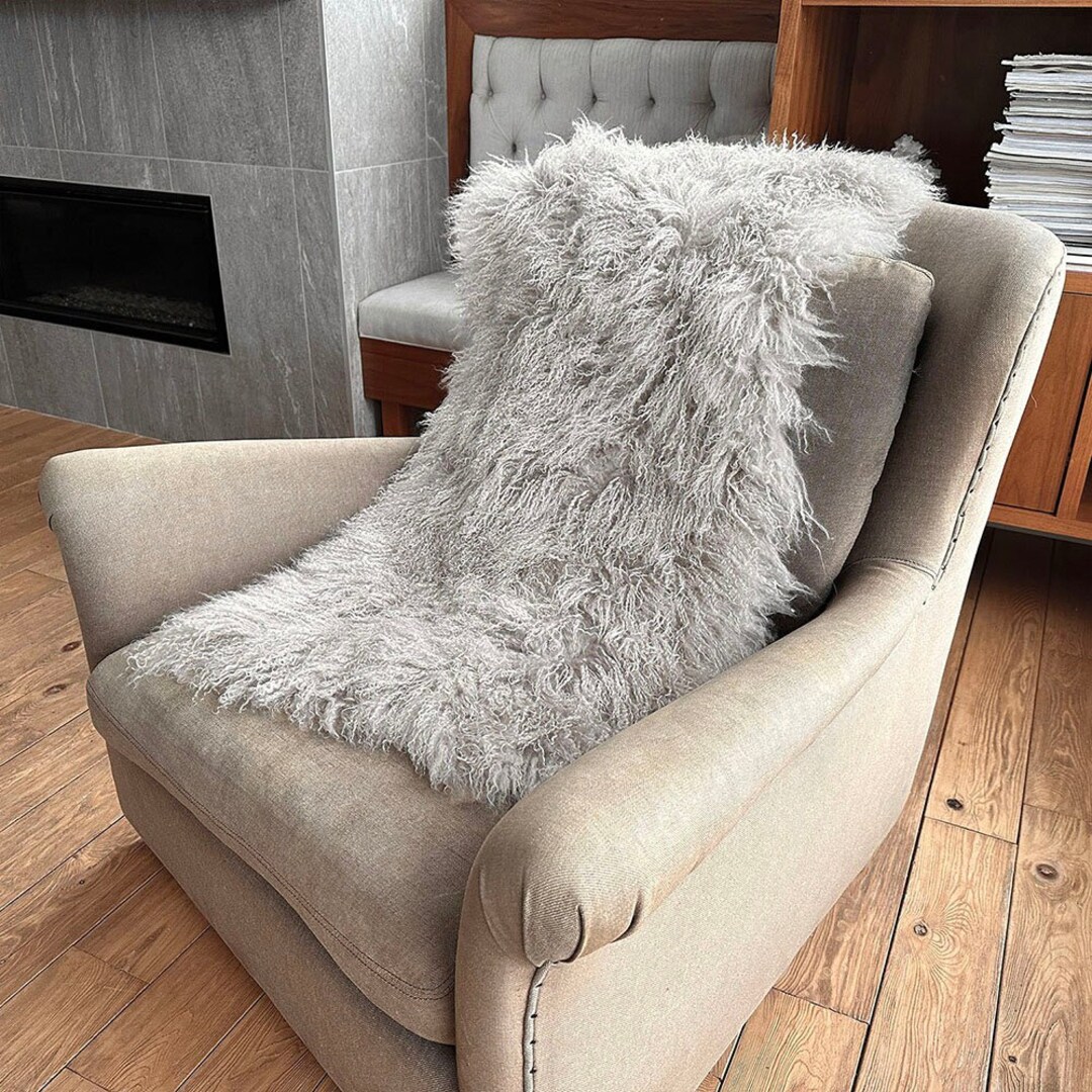 Pelt Throwing Tibetan Lamb Pelt: Light Grey Sheepskin Throw (natural Mongolian Hide ...