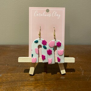 Kolczyki wiszące w kształcie kwiatu U