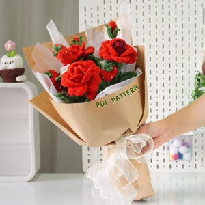 Leidenschaftlich Rote Rose Blumenstrauß Häkelanleitung, Häkelblumenstrauß Muster, Häkelblumen Muster, Hochzeitsblumen Häkelanleitung