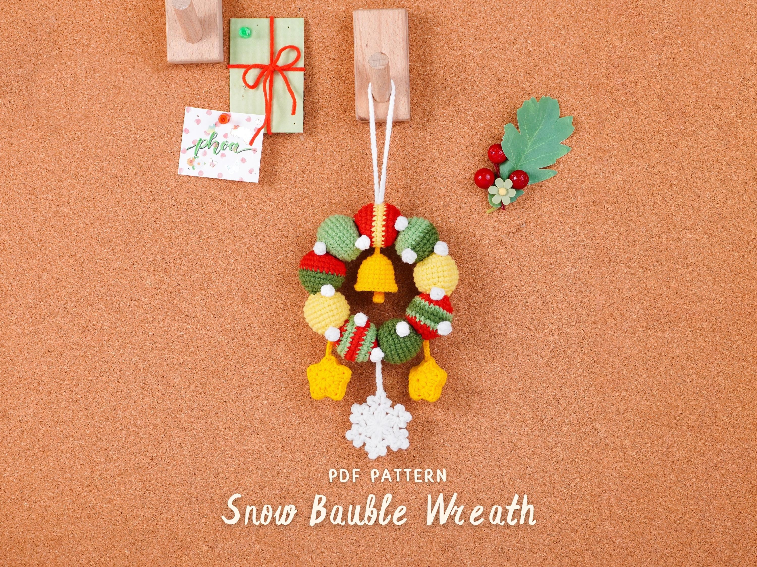 Snow Bauble Christmas Wreath Crochet Pattern