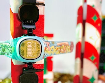 Special Edition MagicBand+ Charging Tower: Christmas Candy Cane