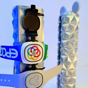 Torre de carga MagicStand geométrica para MagicBand+