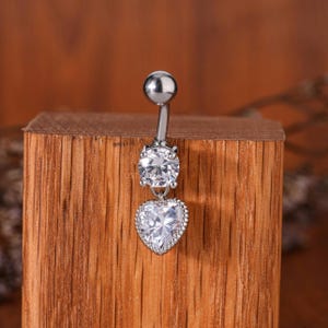 14K gold belly button ring, heart shaped Diamond belly piercing, dangle navel ring, gold belly bar,belly ring, elegant belly button jewelry