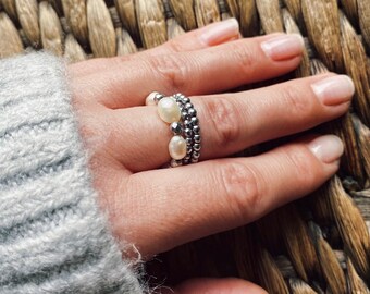 Freshwater Pearl Ring, Stretch Ring, Boho Stretch Pearl Ring, Pearl Ring, Stackable Beaded Ring, Gemstone Ring, Natural Stone, Gift For Her