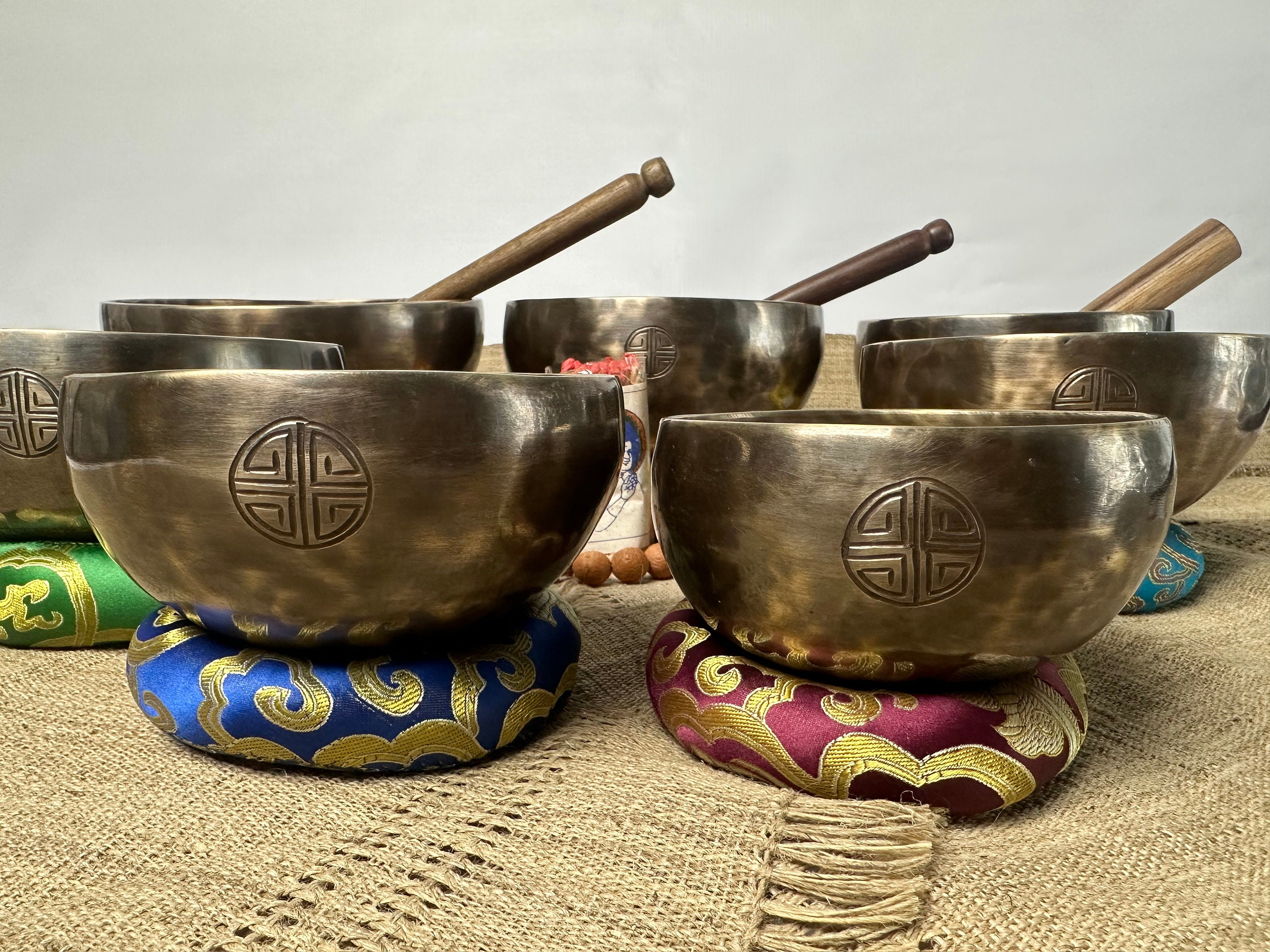 Set of 7 Chakra Full Moon Singing Bowl Set for Chakra Healing • Sound ...