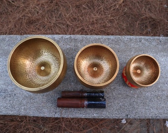 Lingam Singing Bowl Set - Hand Beaten Bowl for Sound Therapy, Meditation, Yoga, Chakra Healing - Meditation Bowl - Handmade in Nepal