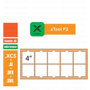 Könnte beinhalten: Ein Holz-Untersetzer-Jig mit sechs quadratischen Ausschnitten von 10 cm. Der Jig ist mit dem Text "xTool P2" und "Coaster JIG" beschriftet. Der Jig ist für die Verwendung mit einer CNC-Maschine konzipiert.