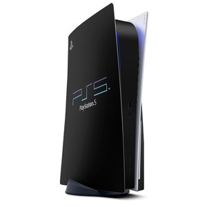 Peut inclure: Console PlayStation 5 noire avec le texte "PS5" et "PlayStation 5" en dégradé bleu et blanc. La console a un design incurvé et un support.