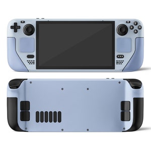 Op de afbeelding: Een lichtblauwe handheld-gameconsole met zwarte knoppen en een scherm. De console heeft een getextureerd oppervlak en een zwarte rand rond de randen.