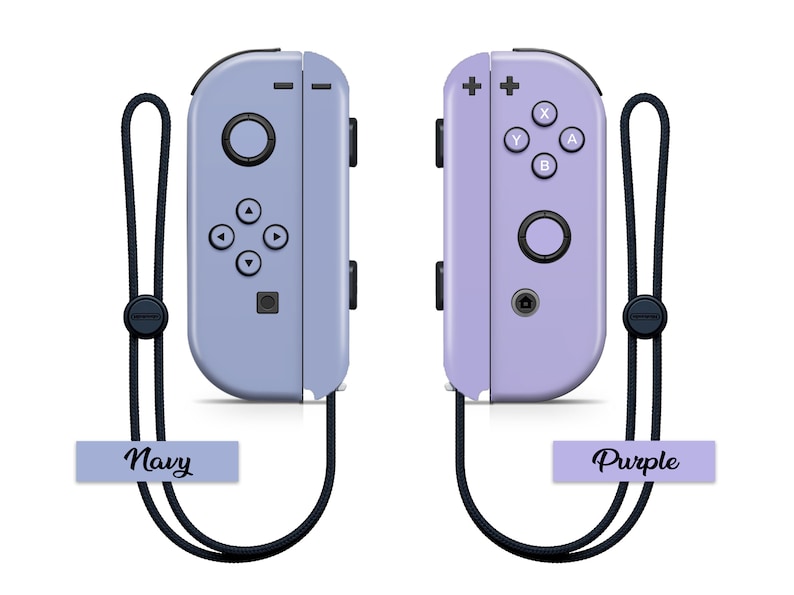 K&ouml;nnte beinhalten: Zwei Nintendo Switch Joy-Con-Controller, einer in Marineblau und einer in Lila, mit schwarzen Handgelenkschlaufen. Die Controller sind nebeneinander mit den Kn&ouml;pfen zum Betrachter hin angeordnet. Die Schlaufen haben Etiketten mit der Aufschrift "Navy" und "Purple".