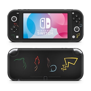 Könnte beinhalten: Schwarze Nintendo Switch Lite Konsole mit weißen Akzenten. Der Bildschirm zeigt das Nintendo Switch-Logo. Die Konsole hat farbenfrohe Charakterumrisse auf der Vorder- und Rückseite. Die Rückseite der Konsole hat vier Charakterumrisse.