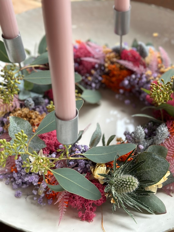 Adventskranz / bunt / Trockenblumen / haltbar / rot / stabkerzen / 30cm