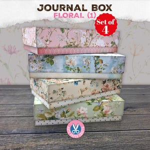 Peut inclure: Quatre boîtes rectangulaires pour journaux empilées, chacune avec un motif floral. Les boîtes présentent une variété de couleurs pastel, dont le rose, le bleu et le vert, avec un motif floral répété. Le texte "JOURNAL BOX FLORAL (1)" est en haut.