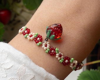 Braccialetto con fragole, braccialetto con perline a forma di fiore, vetro di Murano, graziosi gioielli con frutta, braccialetto Cottagecore, braccialetto unico, regalo per gli amanti delle piante