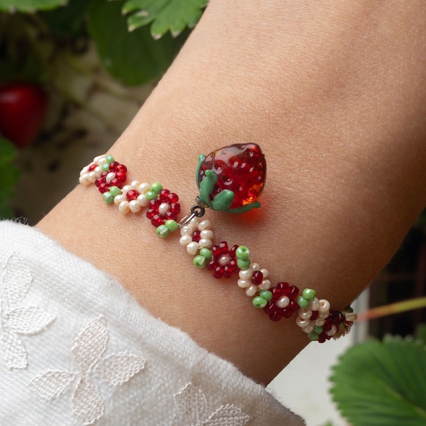 Strawberry Bracelet, Flower Beaded Bracelet, Murano Glass, Cute Fruit Jewelry, Cottagecore Bracelet, Unique Bracelet, Plant Lover Gift