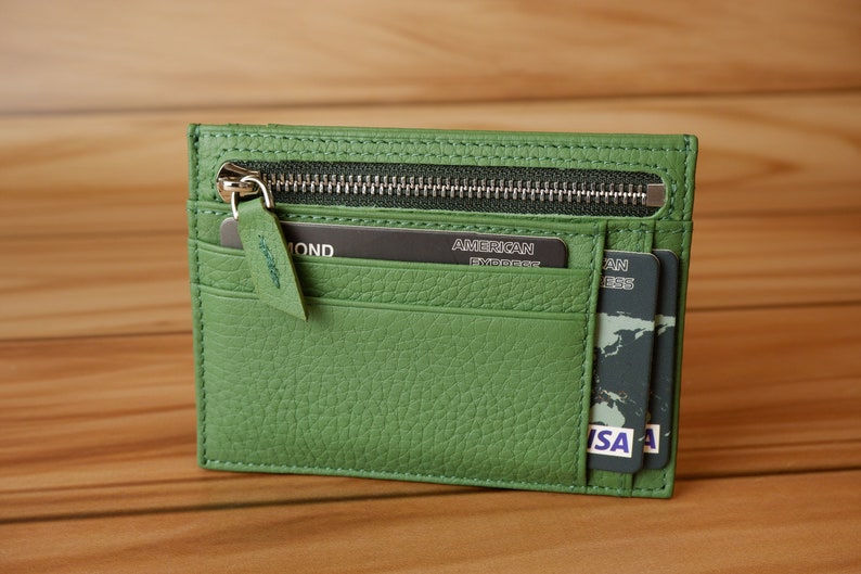 boyfriend gift, wallet, leather wallet, new dad gift, groomsmen gifts, mens wallet, personalized gift, leather gift, green card holder, leather card holder, green zipper card holder, minimalist wallet, birtdhay gift