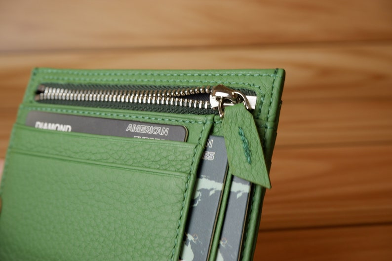 boyfriend gift, wallet, leather wallet, new dad gift, groomsmen gifts, mens wallet, personalized gift, leather gift, green card holder, leather card holder, green zipper card holder, minimalist wallet, birtdhay gift