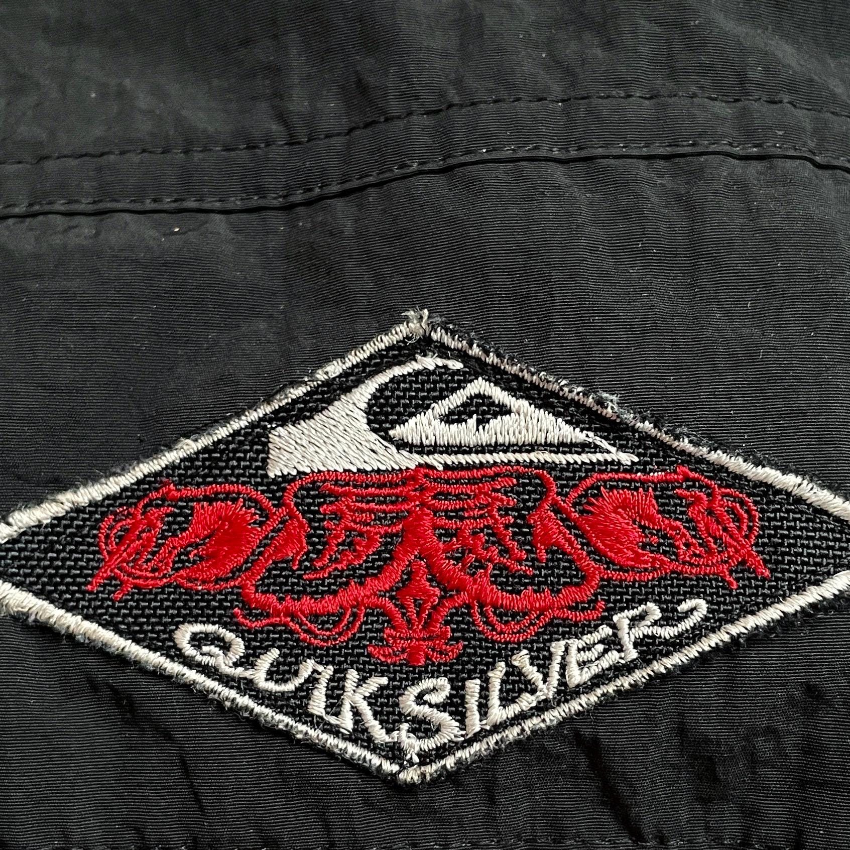 希少なデザイン ヴィンテージ ブランド クイックシルバー アノラック