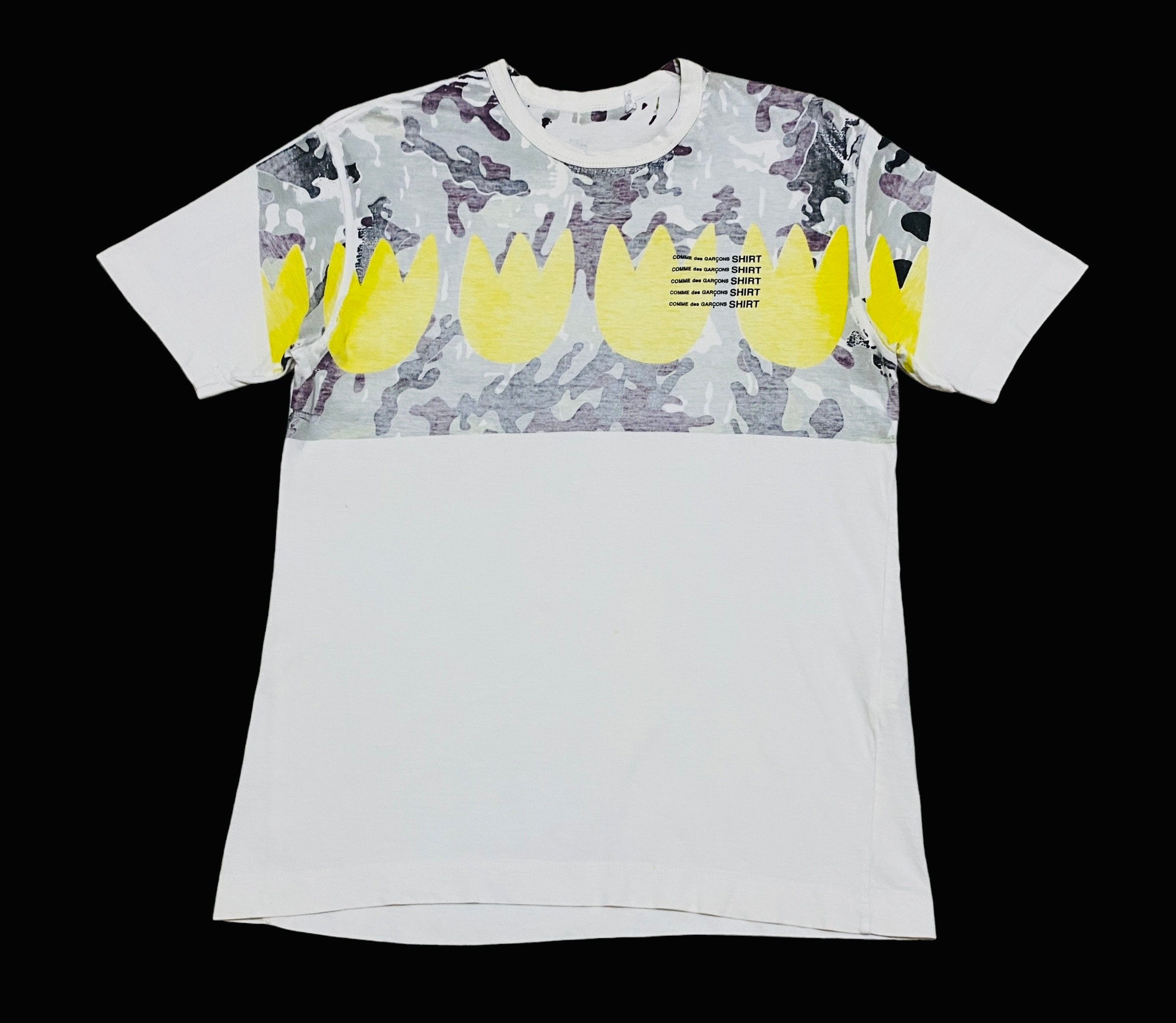 Rare Design Vintage Japanese Brand Comme Des Garcons T-shirt 2000s 