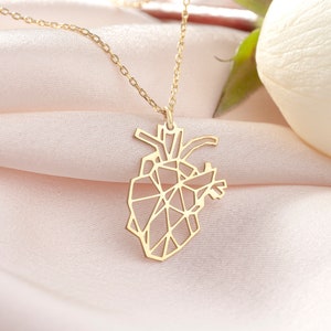 Collana cuore anatomico delicato, ciondolo cuore realistico, gioielli cuore umano, fascino cuore, gioielli anatomici, ciondolo medico, regali per infermiere