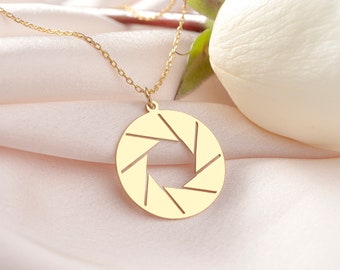 Dainty Custom Camera Aperture Necklace, Delicate Photographer Jewelry, Camera Pendant, Photographer Gift, Photography Necklace, Camera Charm