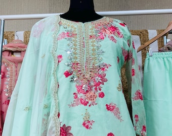 Organza Party Dress: Mint Green Organza Party Dress: Pakistanisches Outfit mit Spiegelarbeit