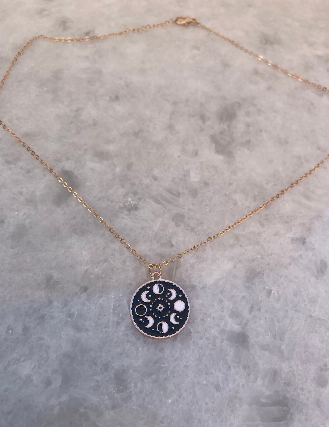 VALICLUD Gothic Halskette Motte Mondphase - Gotischer Schmuck Anhänger - Metall Legierung