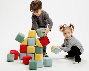 Magic Cubes Building Set - 11cm Large Cubes and triangles with Magnets - Fun Toy for Kids - Stimulate Imagination and Problem-solving Skills